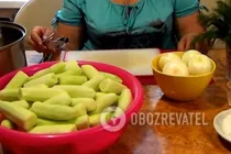 Салат из огурцов с зеленью и луком - Шаг 1 Салат из огурцов с зеленью и луком - Шаг 1