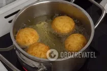 Сирні пончики зі сметаною - Крок 6 Сирні пончики зі сметаною - Крок 6