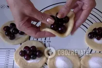 Пирожки с вишней - Шаг 5 Пирожки с вишней - Шаг 5
