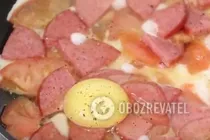 Яєчня з ковбасою - Крок 6 Яєчня з ковбасою - Крок 6