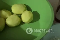 Смажена картопля з сиром - Крок 1 Смажена картопля з сиром - Крок 1