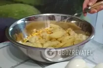 Оливье с кукурузой - Шаг 3 Оливье с кукурузой - Шаг 3