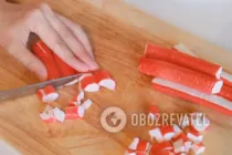 Салат с сыром и крабовыми палочками - Шаг 1 Салат с сыром и крабовыми палочками - Шаг 1