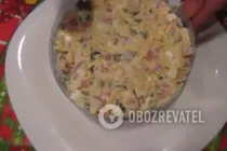 Салат с сыром и ветчиной - Шаг 7 Салат с сыром и ветчиной - Шаг 7
