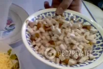 Салат з ананасом і копченою куркою - Крок 1 Салат з ананасом і копченою куркою - Крок 1