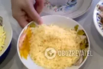 Салат з ананасом і копченою куркою - Крок 2 Салат з ананасом і копченою куркою - Крок 2