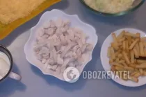 Салат з сухариками і куркою - Крок 2 Салат з сухариками і куркою - Крок 2