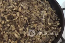 Салат с ананасами и грибами - Шаг 2 Салат с ананасами и грибами - Шаг 2