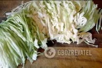 Салат с сухариками и капустой - Шаг 2 Салат с сухариками и капустой - Шаг 2