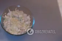 Салат з сухариками і куркою - Крок 4 Салат з сухариками і куркою - Крок 4
