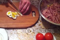 Салат с сухариками и ветчиной - Шаг 5 Салат с сухариками и ветчиной - Шаг 5