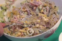 Салат с сухариками, ветчиной и сыром - Шаг 6 Салат с сухариками, ветчиной и сыром - Шаг 6