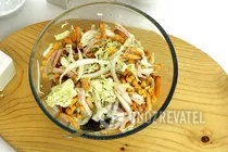 Салат с сухариками и кукурузой - Шаг 6 Салат с сухариками и кукурузой - Шаг 6