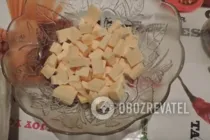 Салат с креветками и ананасом - Шаг 2 Салат с креветками и ананасом - Шаг 2
