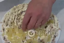 Салат с ананасами и грибами - Шаг 7 Салат с ананасами и грибами - Шаг 7