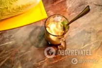 Салат с сухариками и пекинской капустой - Шаг 5 Салат с сухариками и пекинской капустой - Шаг 5