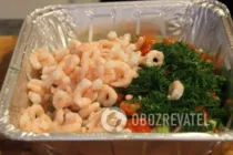 Салат с креветками и огурцом - Шаг 4 Салат с креветками и огурцом - Шаг 4