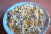 Салат з кукурудзи і кальмарів - Крок 7 Салат з кукурудзи і кальмарів - Крок 7