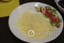 Салат с черносливом и копченой курицей - Шаг 4 Салат с черносливом и копченой курицей - Шаг 4
