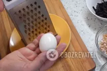 Салат с черносливом и орехами - Шаг 3 Салат с черносливом и орехами - Шаг 3