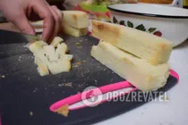 Салат "Цезарь" с курицей и сухариками - Шаг 1 Салат "Цезарь" с курицей и сухариками - Шаг 1