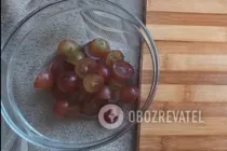 Салат с виноградом и сыром - Шаг 2 Салат с виноградом и сыром - Шаг 2