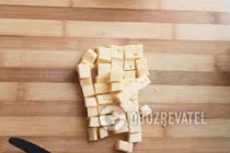Салат с виноградом и сыром - Шаг 3 Салат с виноградом и сыром - Шаг 3