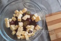 Салат с виноградом и сыром - Шаг 4 Салат с виноградом и сыром - Шаг 4