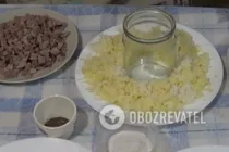 Салат "Гранатовий браслет" з сиром - Крок 3 Салат "Гранатовий браслет" з сиром - Крок 3
