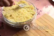 Салат "Грибная поляна" с корейской морковкой - Шаг 6 Салат "Грибная поляна" с корейской морковкой - Шаг 6