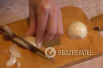 Салат с печенью и корейской морковью - Шаг 2 Салат с печенью и корейской морковью - Шаг 2
