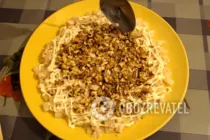 Салат с гранатом и сыром - Шаг 6 Салат с гранатом и сыром - Шаг 6