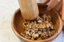Салат с гранатом и орехами - Шаг 4 Салат с гранатом и орехами - Шаг 4