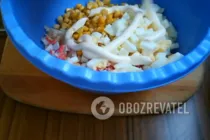 Салат с яблоком и крабовыми палочками - Шаг 6 Салат с яблоком и крабовыми палочками - Шаг 6