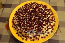 Салат с гранатом и сыром - Шаг 10 Салат с гранатом и сыром - Шаг 10
