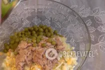 Салат с печенью трески и яйцом - Шаг 5 Салат с печенью трески и яйцом - Шаг 5