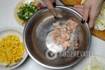 Салат с печенью трески и кукурузой - Шаг 4 Салат с печенью трески и кукурузой - Шаг 4