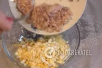Салат с печенью трески и яйцом - Шаг 4 Салат с печенью трески и яйцом - Шаг 4