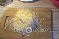 Салат с яблоком, сельдереем и морковью - Шаг 3 Салат с яблоком, сельдереем и морковью - Шаг 3