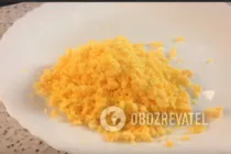 Салат с солеными огурцами и куриной печенью - Шаг 4 Салат с солеными огурцами и куриной печенью - Шаг 4