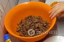 Салат с солеными огурцами и говяжьим сердцем - Шаг 4 Салат с солеными огурцами и говяжьим сердцем - Шаг 4