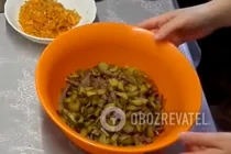 Салат с солеными огурцами и говяжьим сердцем - Шаг 5 Салат с солеными огурцами и говяжьим сердцем - Шаг 5