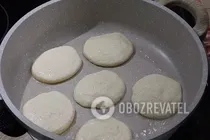 Оладьи из манки - Шаг 6 Оладьи из манки - Шаг 6