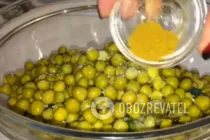 Салат з солоними огірками і курячими сердечками - Крок 7 Салат з солоними огірками і курячими сердечками - Крок 7