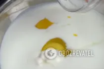Яблочный пирог на кефире с манкой - Шаг 1 Яблочный пирог на кефире с манкой - Шаг 1