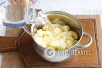Тушеная картошка с тушенкой - Шаг 2 Тушеная картошка с тушенкой - Шаг 2