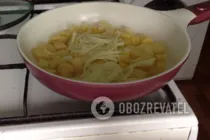 Тушкована картопля з грибами в сметані - Крок 4 Тушкована картопля з грибами в сметані - Крок 4