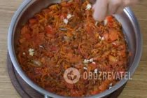 Тушеная картошка с тушенкой - Шаг 7 Тушеная картошка с тушенкой - Шаг 7