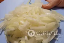 Яичница с луком - Шаг 1 Яичница с луком - Шаг 1
