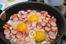 Яичница с сосисками - Шаг 5 Яичница с сосисками - Шаг 5